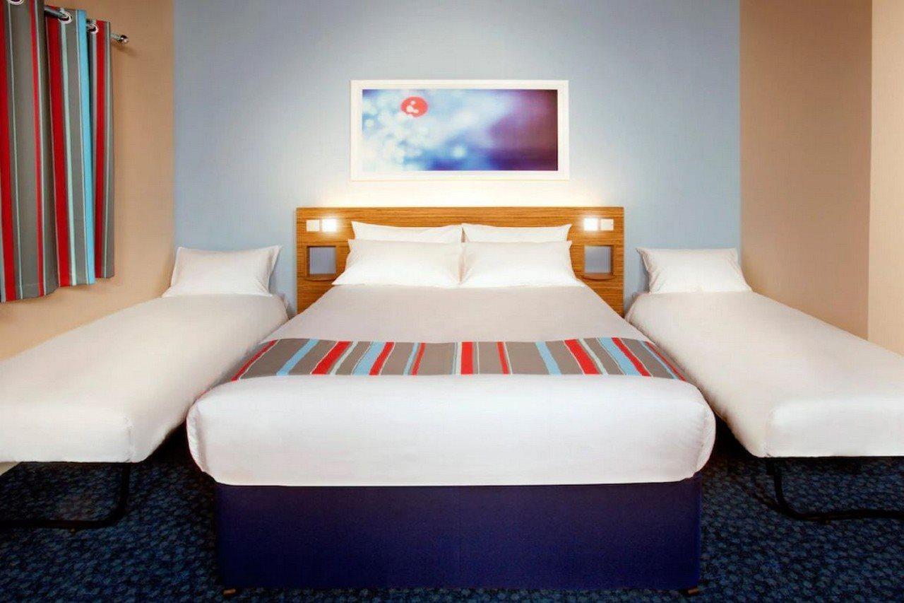 Travelodge Widnes Exterior photo