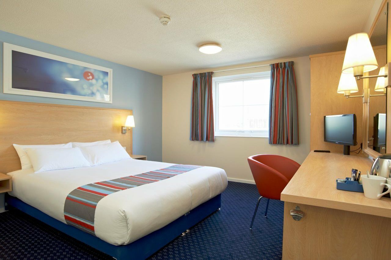 Travelodge Widnes Exterior photo