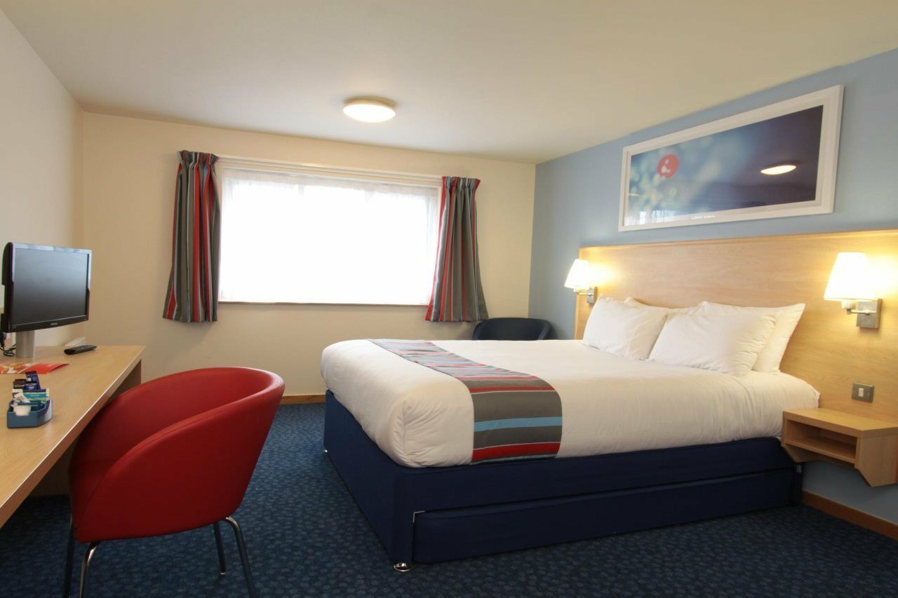 Travelodge Widnes Exterior photo